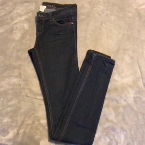 Blue asphalt deal wash jeans